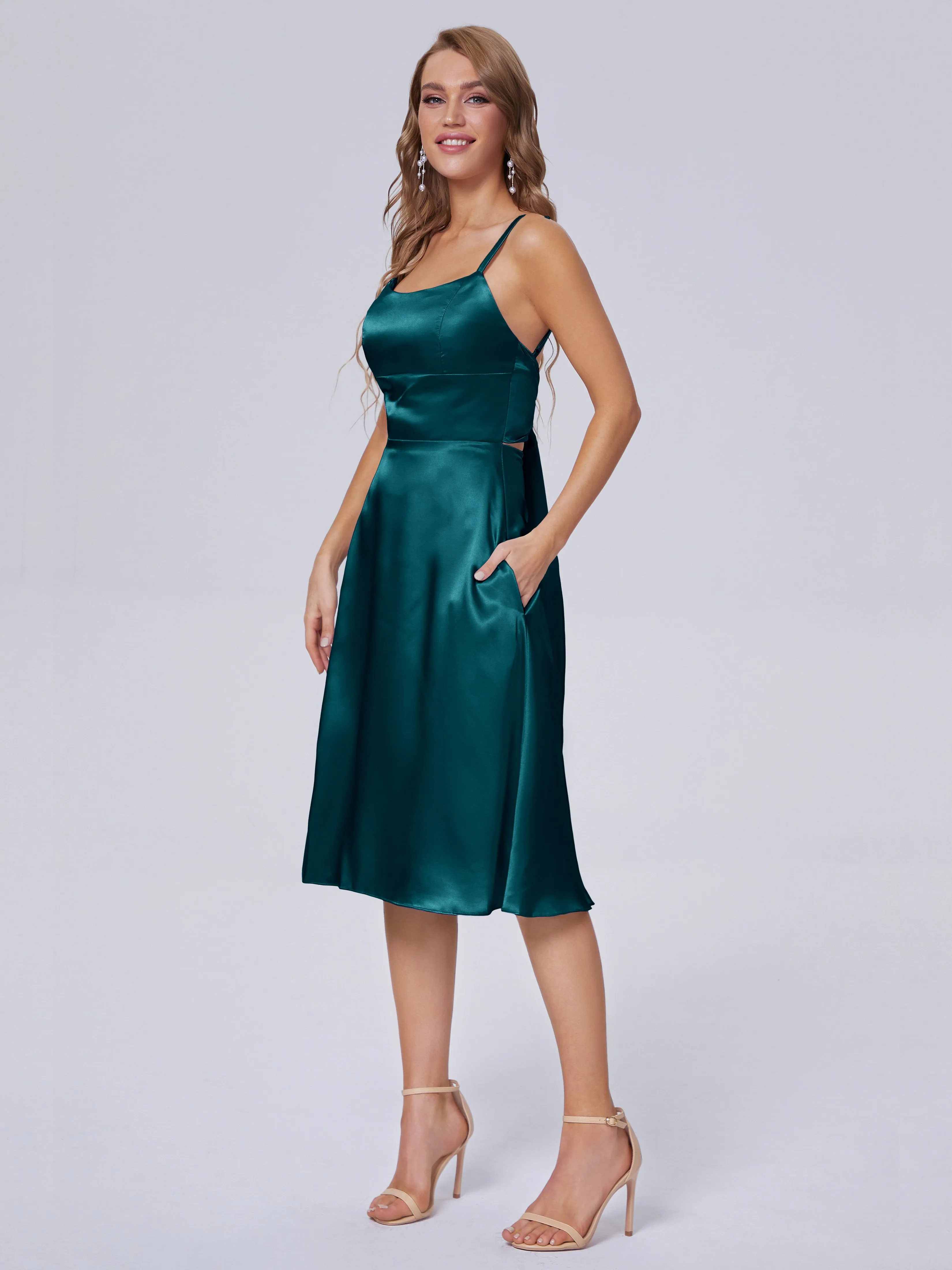 Rowan Knee-length Scoop Bowknot Soft Satin Bridesmaid Dresses