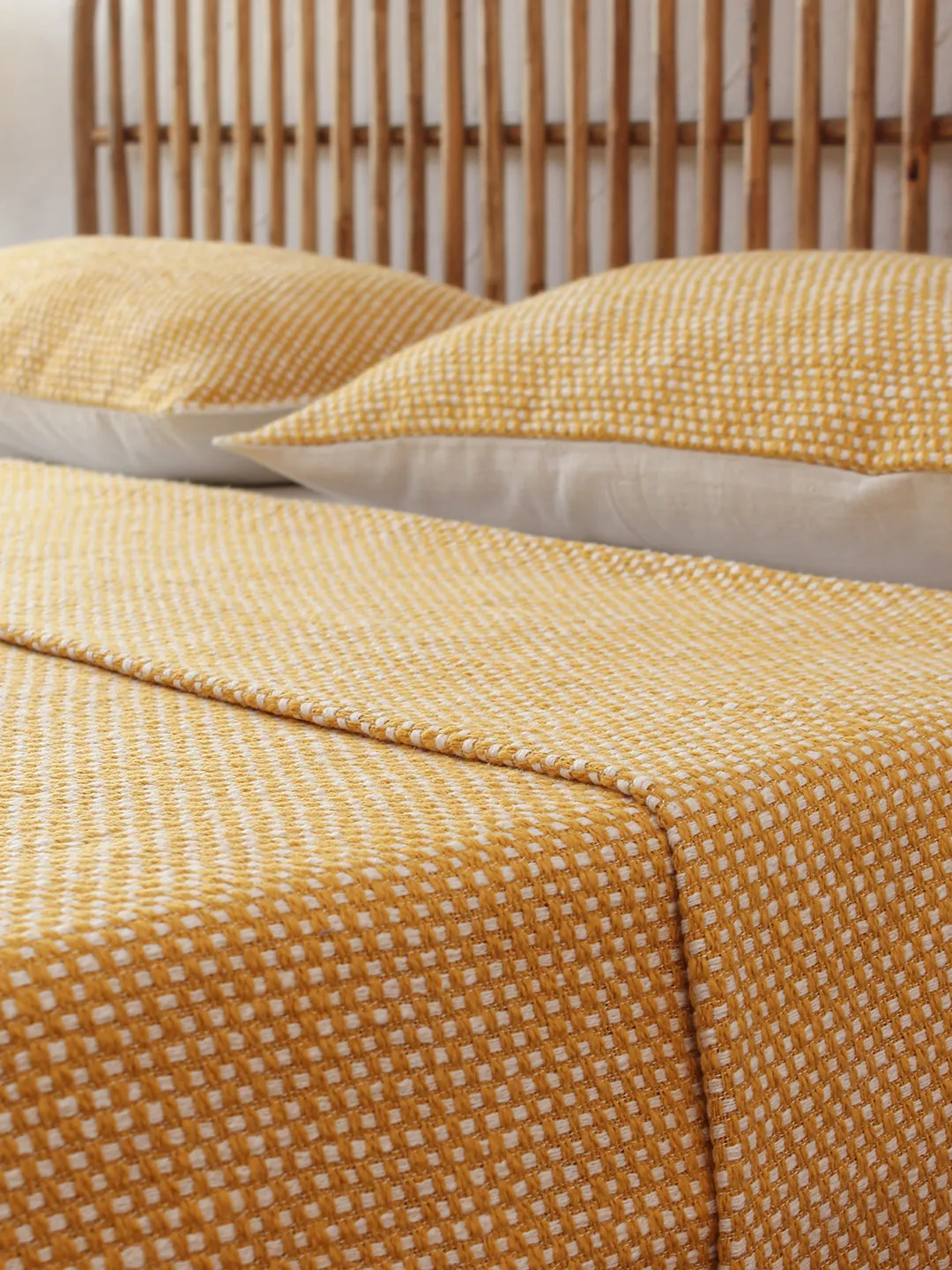 Vindhya Double Bedcover (Yellow)