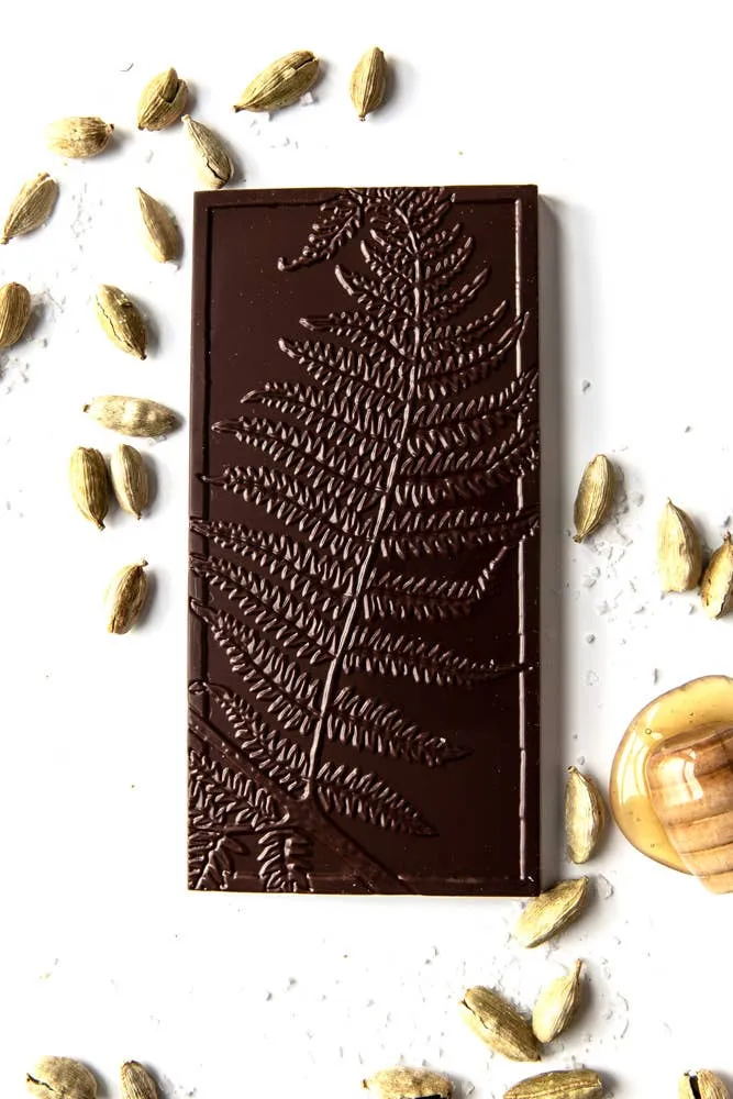 Wildwood Chocolate Cardamom & Honey Caramel with Sea Salt Bar